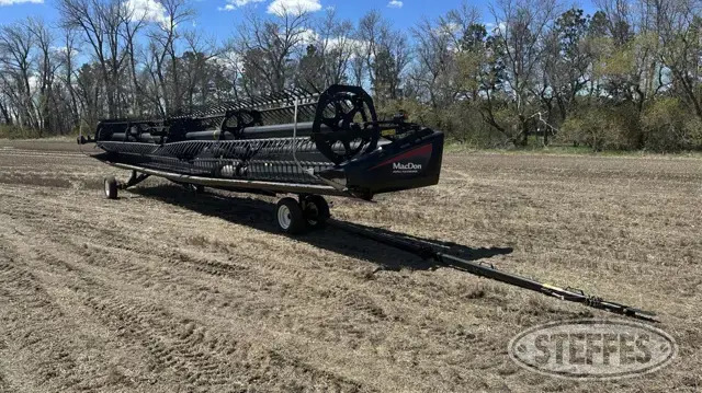 2014 MacDon FD75-S