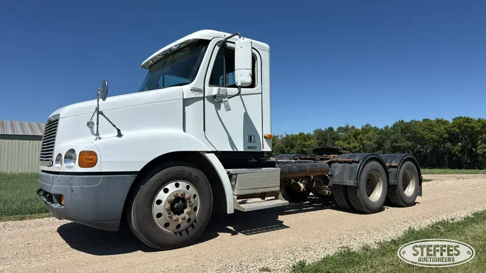 2003 Freightliner Century Class S/T 112 Conventional Truck without Sleeper