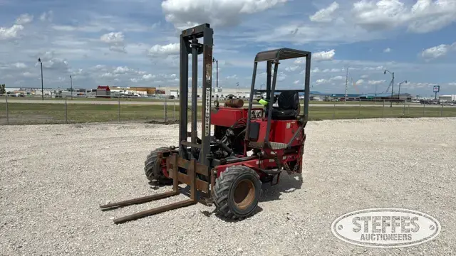 2002 Moffett M5000
