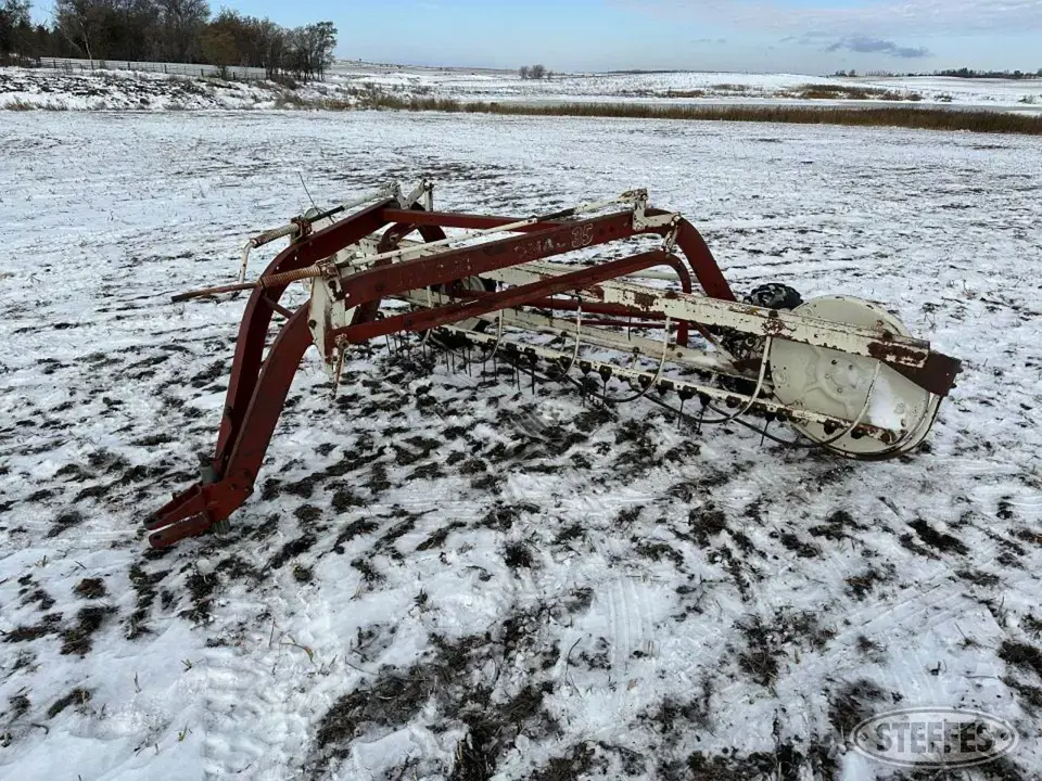 International 85 Rake