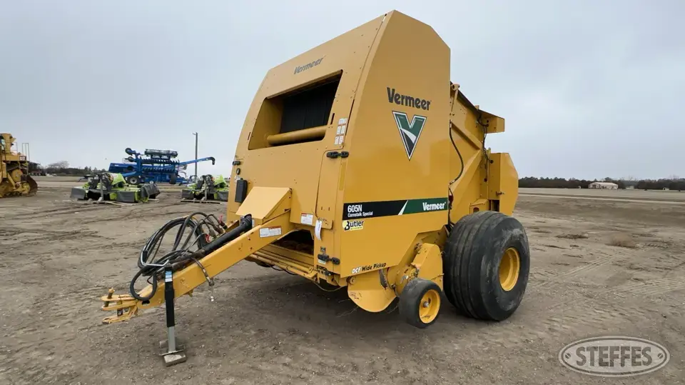 2020 Vermeer 605N Round Baler
