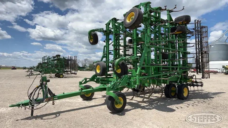 2018 John Deere 2230FH Field Cultivator