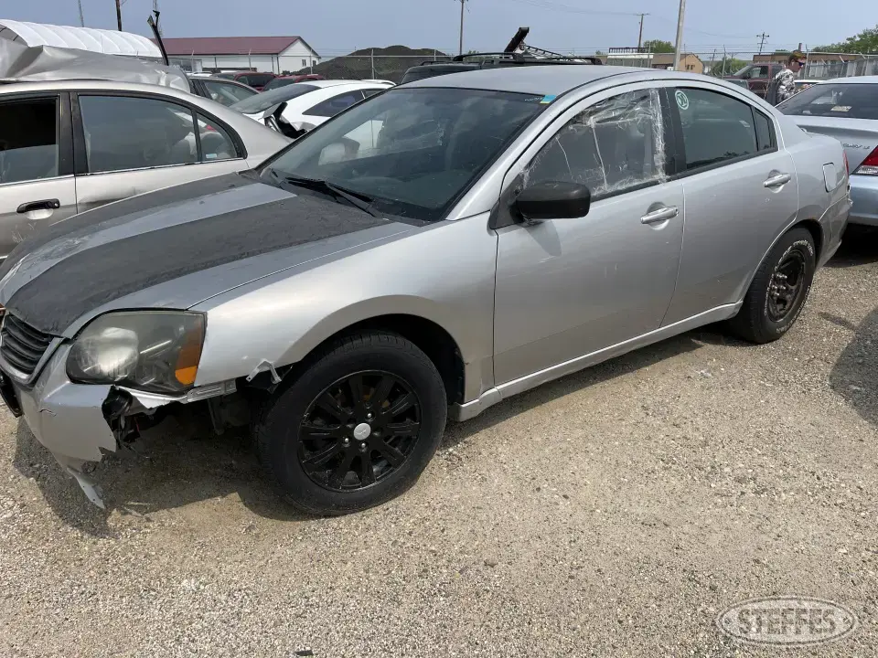 2011 Mitsubishi Galant FE Car