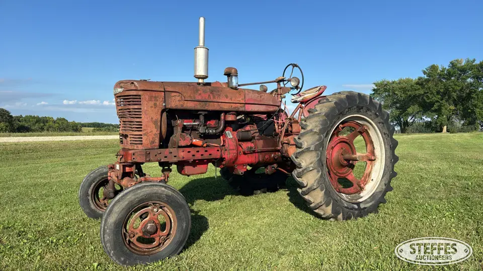 1949 Farmall M 2WD Tractor