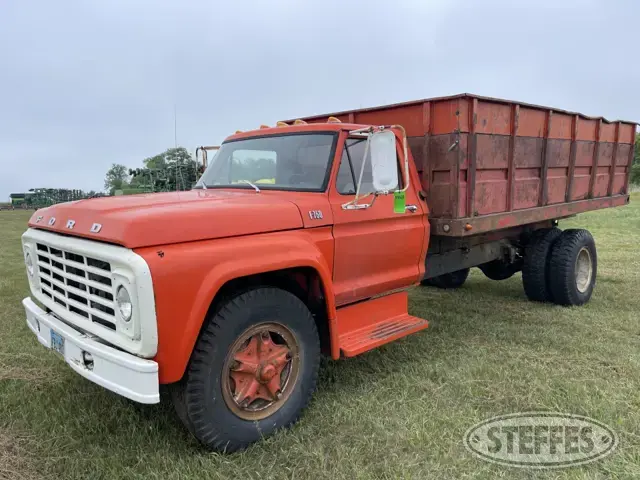 1975 Ford F750