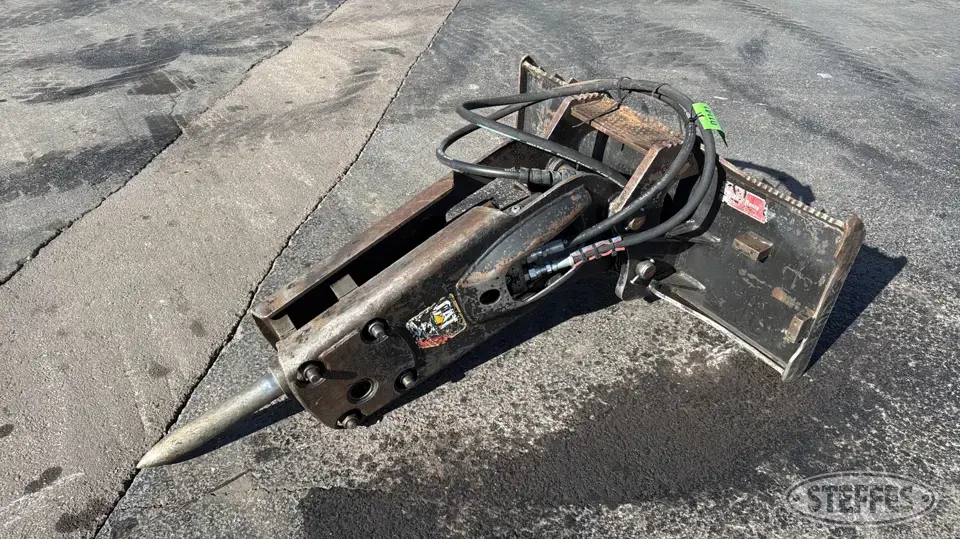 CAT skid steer hyd. breaker Skid Steer Breakers-Drop Hammers-Jack Hammers-Grinder