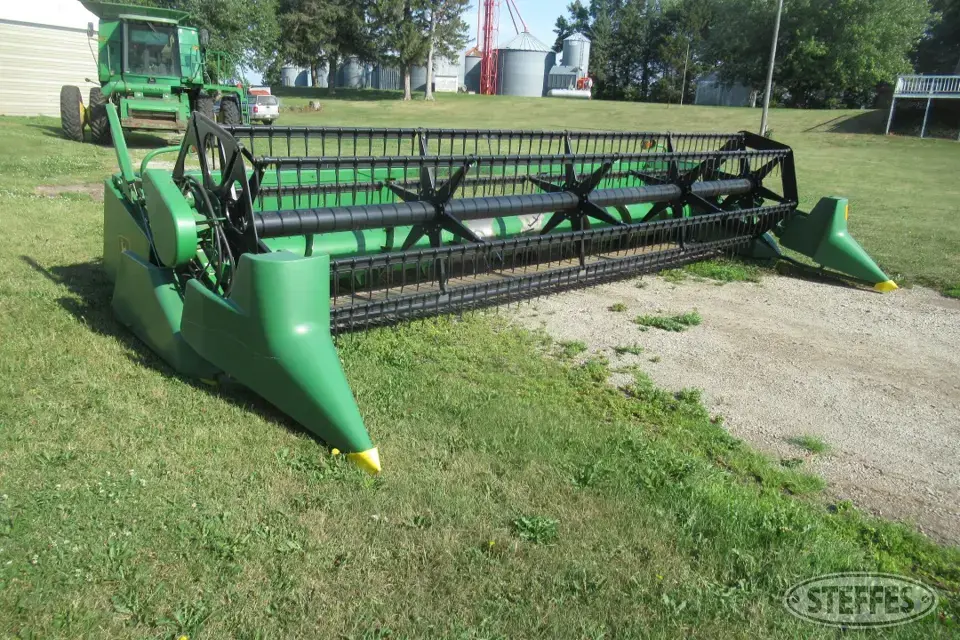 1997 John Deere 920 Flex Head