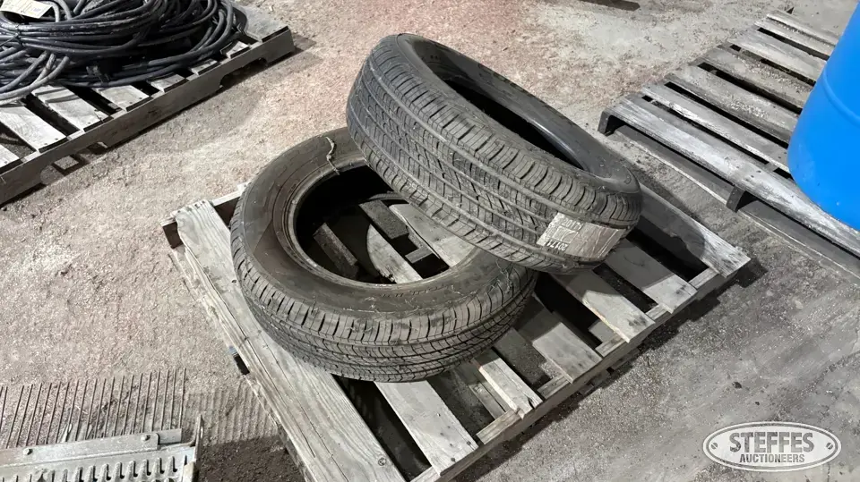 (2) Cooper CS5 Grand Touring 225/65R17 tires Passenger-Light Truck Tire