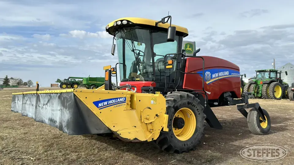 2019 New Holland Speed Rower 260 Self-Propelled Windrower