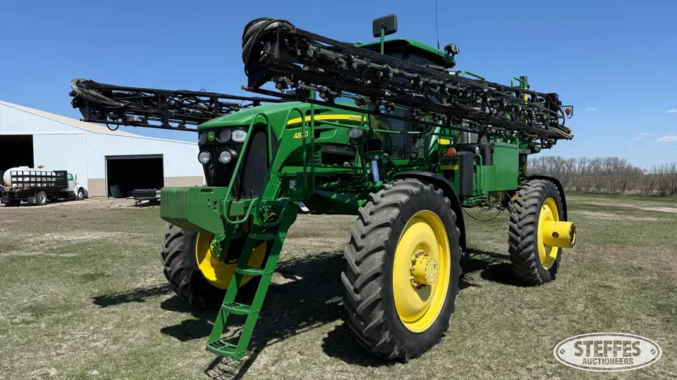2013 John Deere 4830 Self-Propelled Sprayer