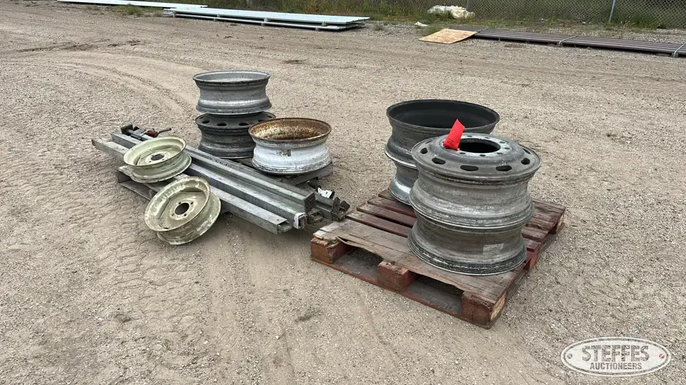 Assorted truck/trailer wheels Truck-Trailer Part