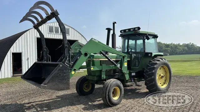 1975 John Deere 4430
