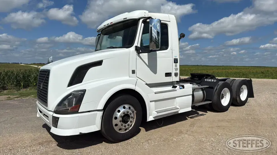 2015 Volvo VNL Conventional Truck without Sleeper