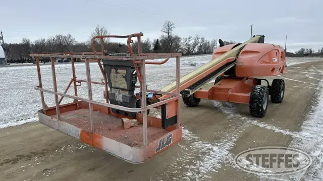 2014 JLG 400S