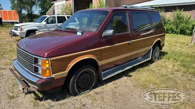 1986 Plymouth Voyager LE