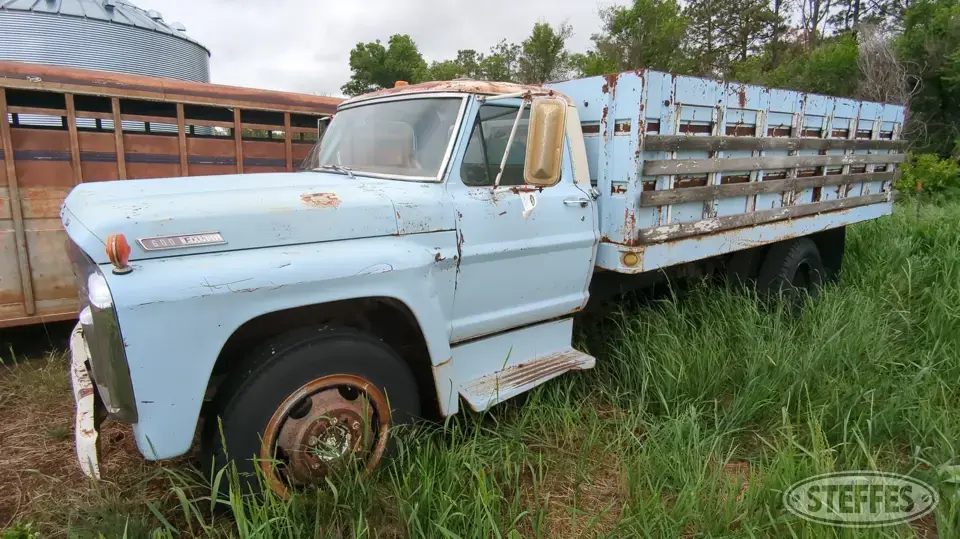 1967 Ford F600 Single Axle Boxed Truck