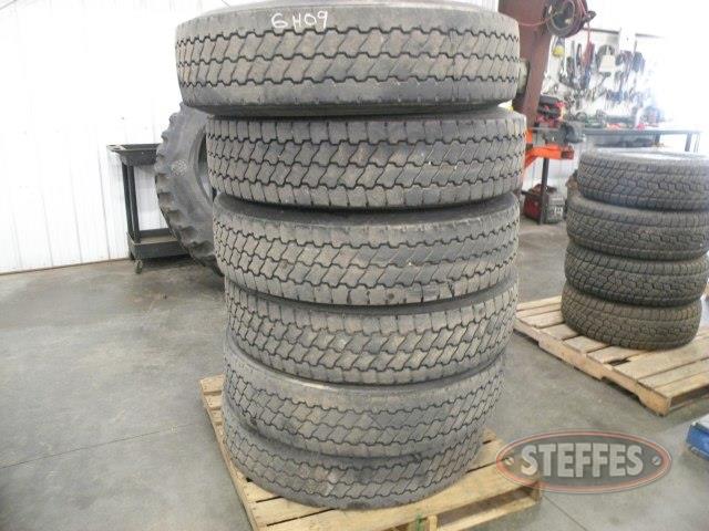 (6)-11R22-5-tires-_1.jpg