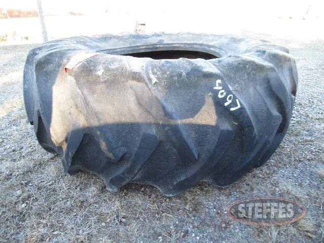 24-5-32-combine-tire_0.JPG