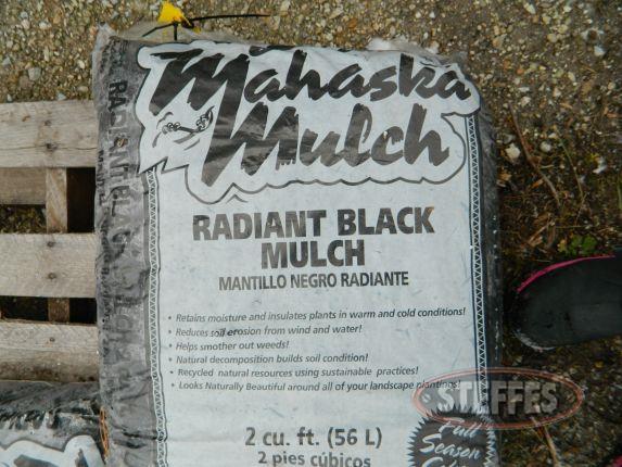 Pallet-of-Mahaska-Mulch---Radiant-Black_2.jpg