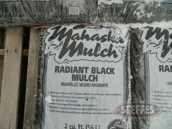 Pallet-of-Mahaska-Mulch---Radiant-Black_2.jpg