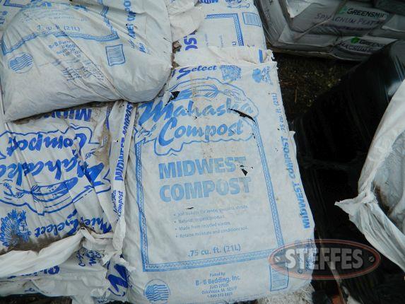 Pallet-of-Mahaska-Compost---Midwest-compost_11.jpg