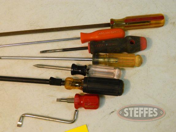 Assortment-of-screwdrivers_2.jpg