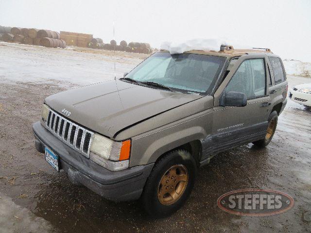 1996-Jeep-Grand-Cherokee_0.JPG