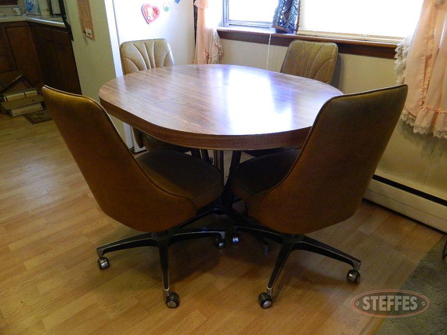 Kitchen-Table-and-(4)-Chairs_2.jpg