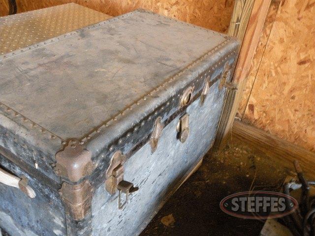 Antique-steamer-trunk--_1.jpg