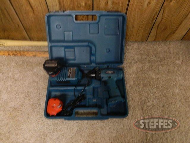 Maktec-Battery-Operated-Drill-w--Extra-Battery_1.jpg