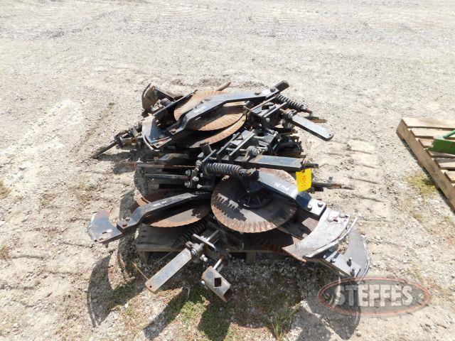 Pallet-of-Yetter-coulters_1.jpg