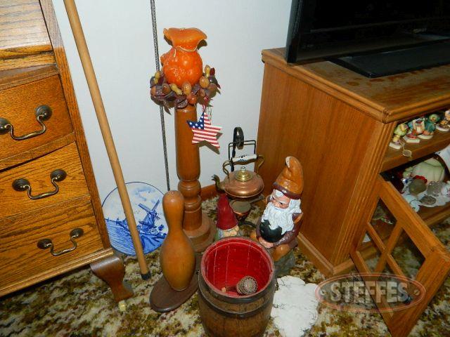 Candle-Stick--Kettle--Gnomes--Bucket--Plate-(See-photos-for-details)_6.jpg