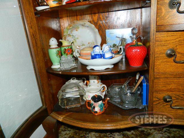 (2)-Shelves-of-glassware-and-collectibles-(See-photos-for-details)_1.jpg