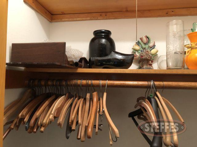 Vases--Hangers--and-Dutch-Decor-(See-photos-for-details)_1.jpg