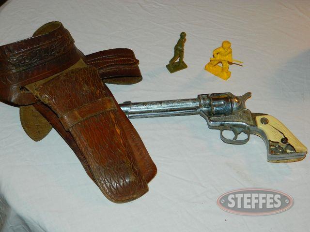 Stalin-38-cap-gun--holster--toy-Native-American-and-Army-men-(see-photos-for-details)_1.jpg
