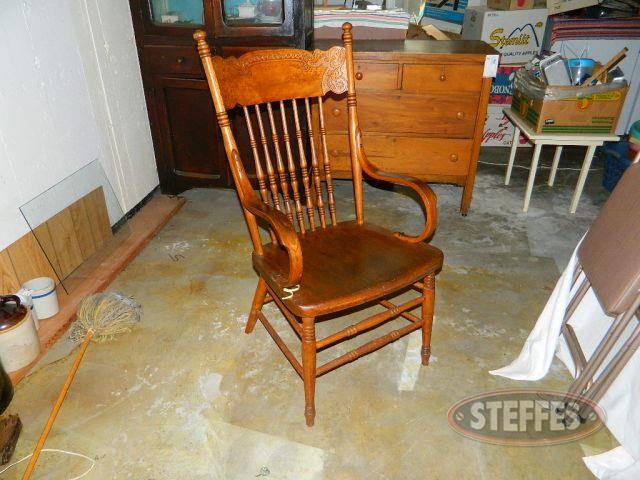 Wooden-chair_1.jpg