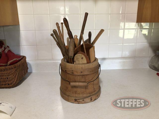 Vintage-kitchen-utensils-and-crock-(see-photos-for-details)_1.jpg