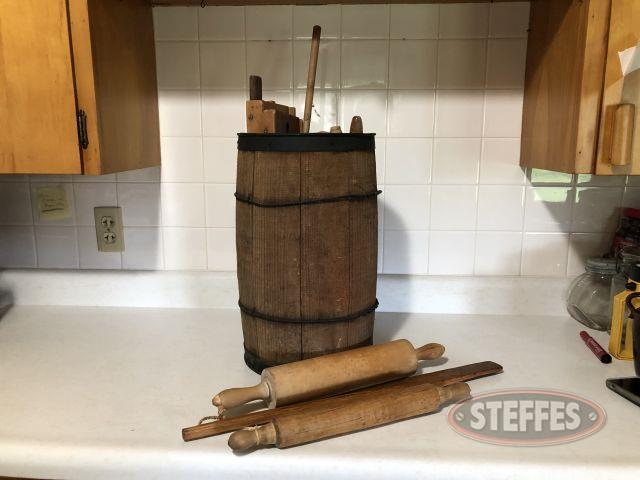 Nail-keg-and-vintage-kitchen-utensils-(see-photos-for-details)_1.jpg