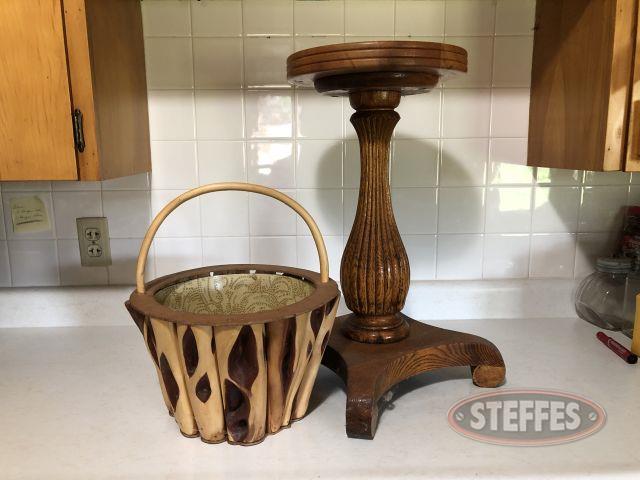 Plant-stand-and-flower-pot-(see-photos-for-details)_1.jpg
