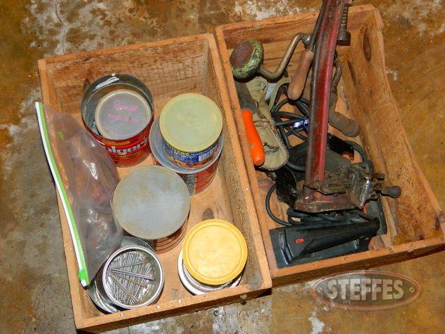 (2)-Dupont-dynamite-wood-box-s-and-tools-(see-photos-for-details)_1.jpg