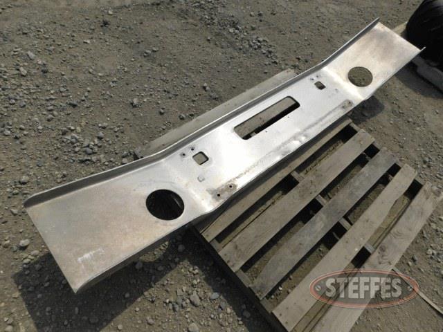 Aluminum-bumper-for-Kenworth-semi--_1.jpg