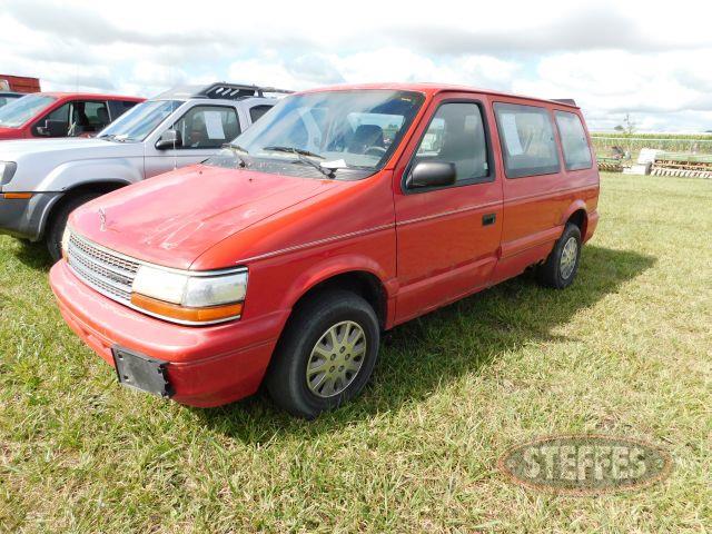 1995-Plymouth-Caravan_1.jpg