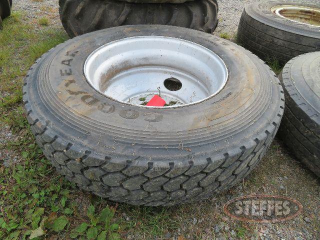 11R22-5-grip-tire-on-steel-bud-rim_0.JPG