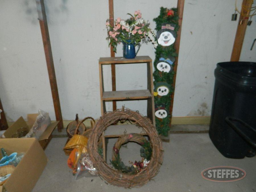Wood-Plant-Stand-and-Baskets_2.jpg