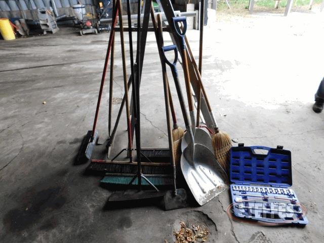 Asst--brooms---shovels--ladder--_1.jpg