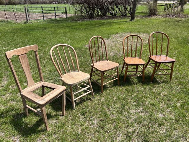 (5) Wood chairs