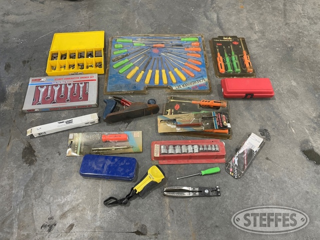 Asst. screwdrivers & hand tools