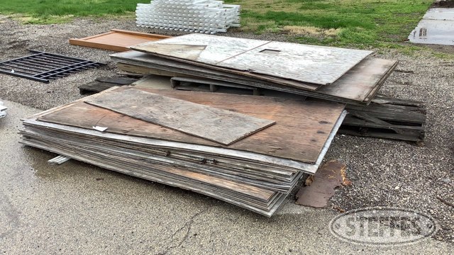 (2) Pallets of Plywood