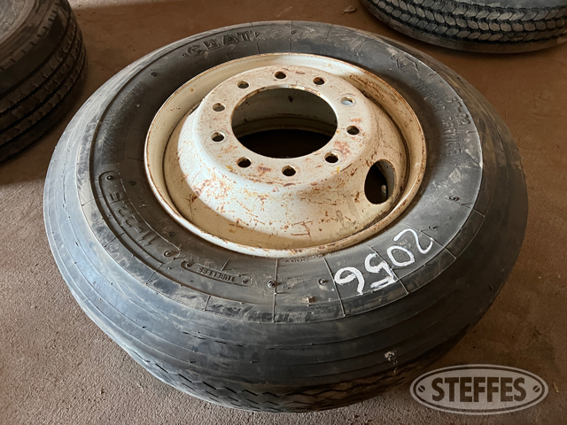 11R22.5 tire & steel wheel