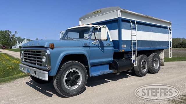 1974 Ford F700